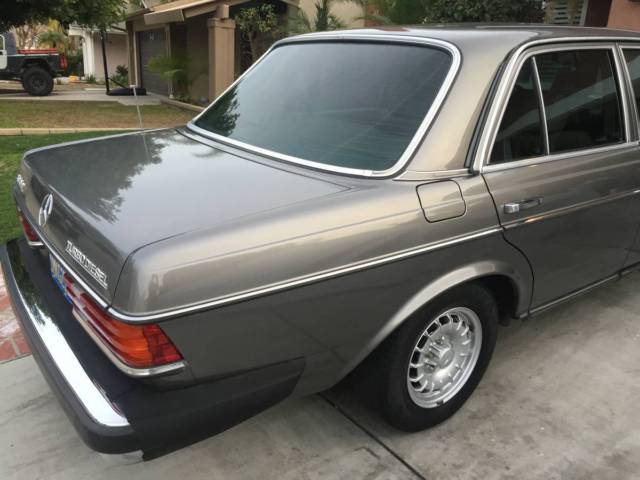 1985 mercedes 300d turbo diesel 4-door sedan wvo option includes all equipment