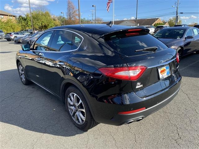 2018 maserati levante base