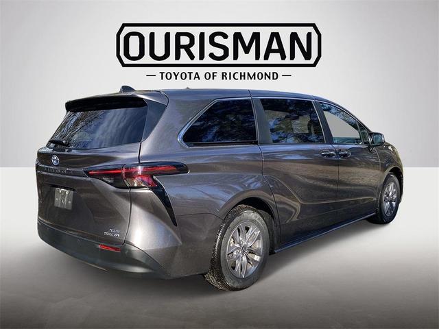 2023 toyota sienna xle