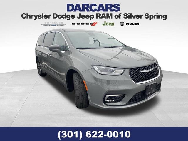 2022 chrysler pacifica hybrid touring l