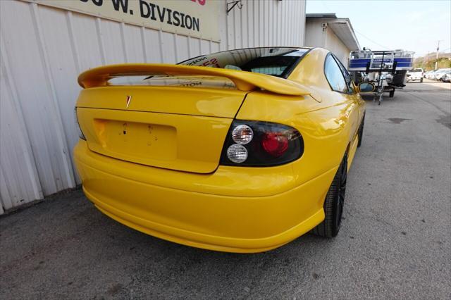2004 pontiac gto base 2dr coupe