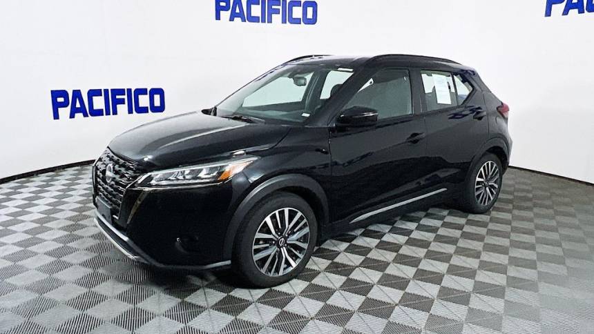 2022 nissan kicks sr