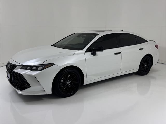 2022 toyota avalon hybrid xse