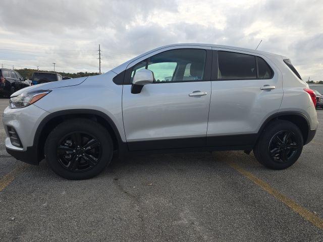 2022 chevrolet trax ls