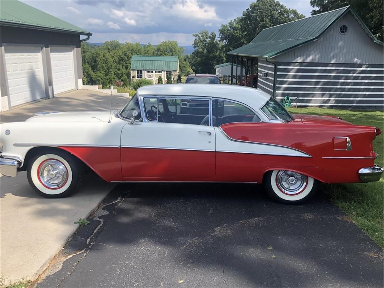 oldsmobile 2-dr hardtop red & white