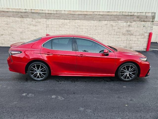 2022 toyota camry se