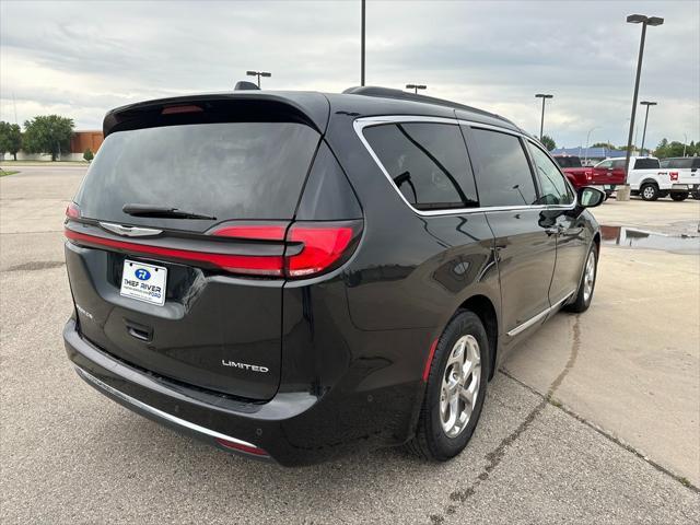 2022 chrysler pacifica limited