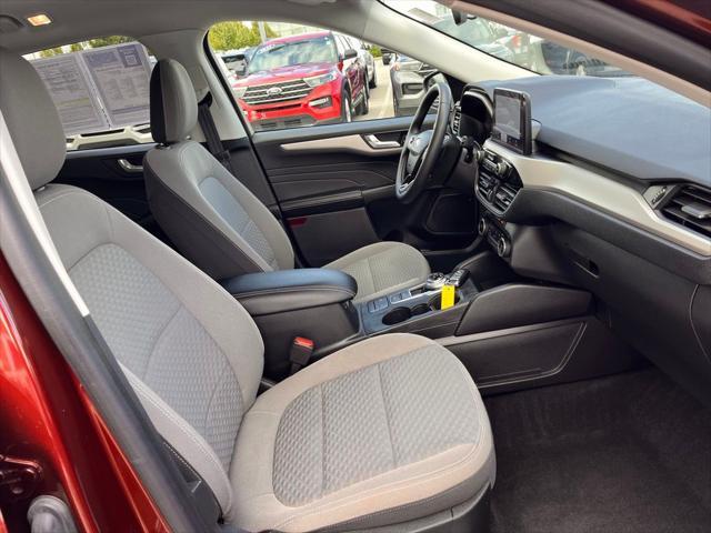 2021 ford escape se