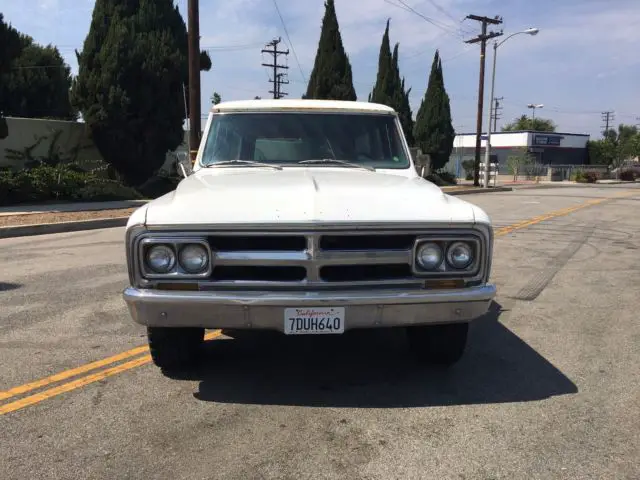 rare 1968 gmc suburban - one owner california car - rebuilt motor - red interior