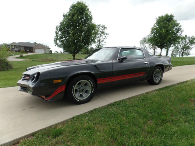 1981 chevrolet camaro z28 coupe 2-door 5.7l v-8 lots of options low miles
