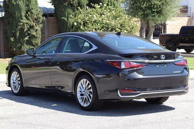 2021 lexus es 300h luxury