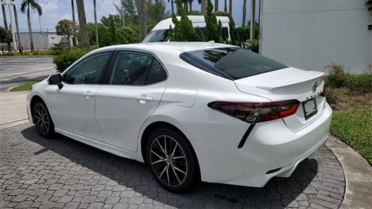 2023 toyota camry se
