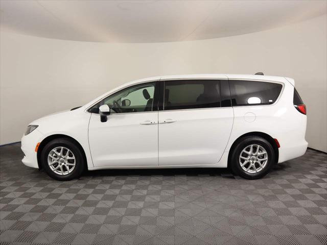 2022 chrysler voyager lx