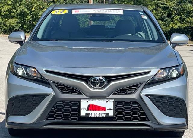 2022 toyota camry se