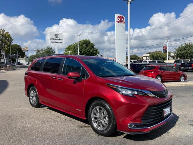 2021 toyota sienna xle