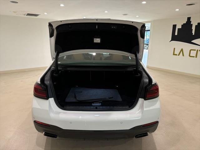 2022 bmw 530e base
