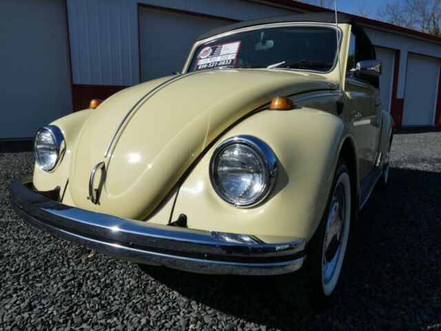 1969 volkswagen beetle convertible yellow-black