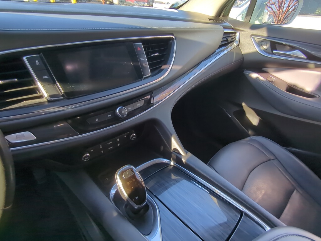 2020 buick enclave essence