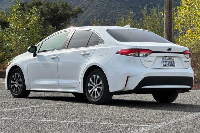 2022 toyota corolla hybrid le