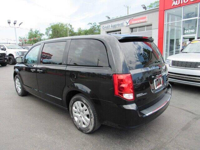 2019 dodge grand caravan se