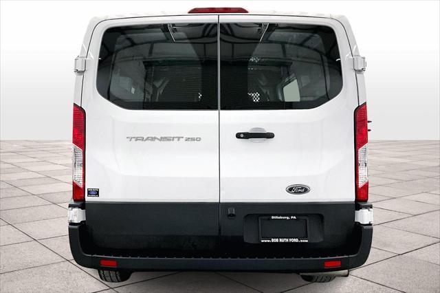 2022 ford transit-250 base