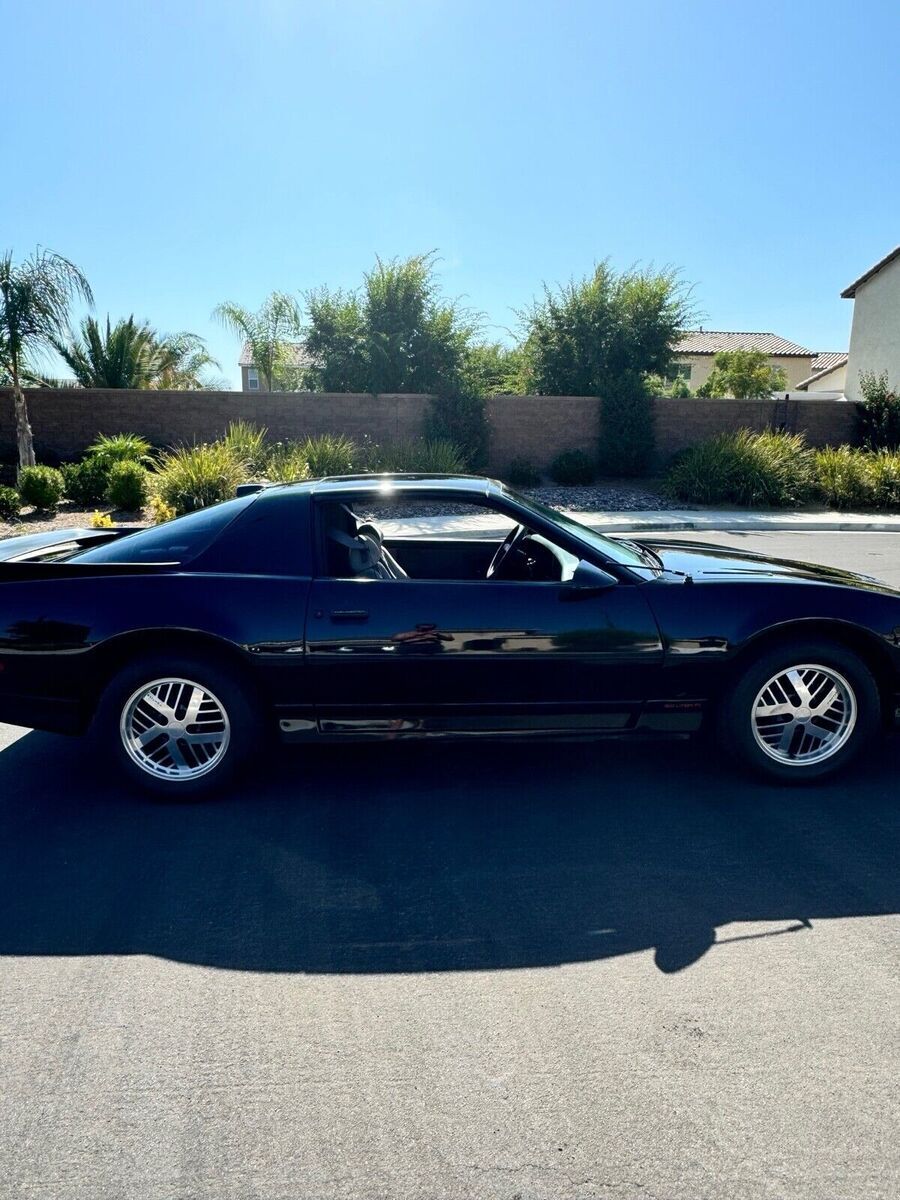 1986 pontiac firebird coupe black trans am