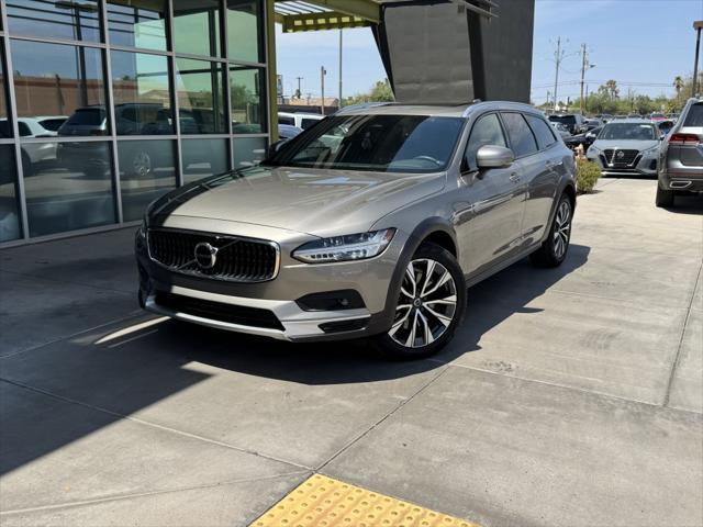 2022 volvo v90 cross country b6