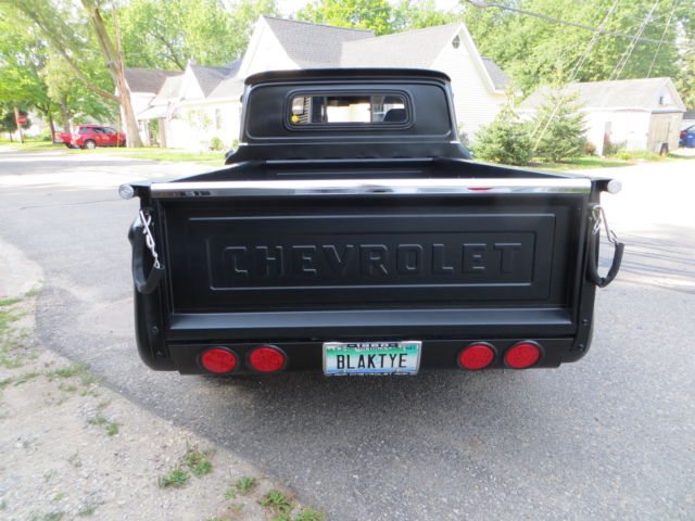 1960 chevrolet apache step side long box pick up