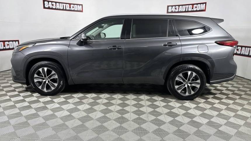 2022 toyota highlander xle