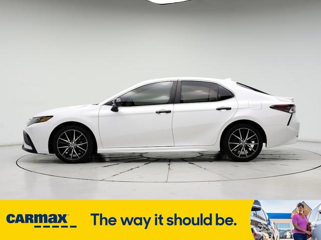 2021 toyota camry se