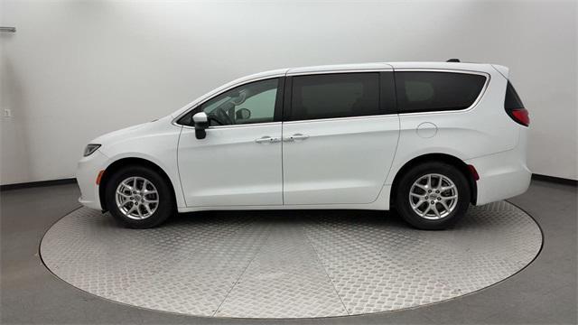 2023 chrysler pacifica touring l