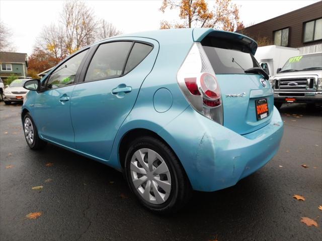 2013 toyota prius c three