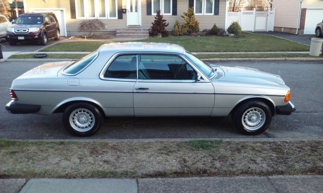 super rare gorgeous w123 300cd 2door wow 64k orig mileage free shipping call!!