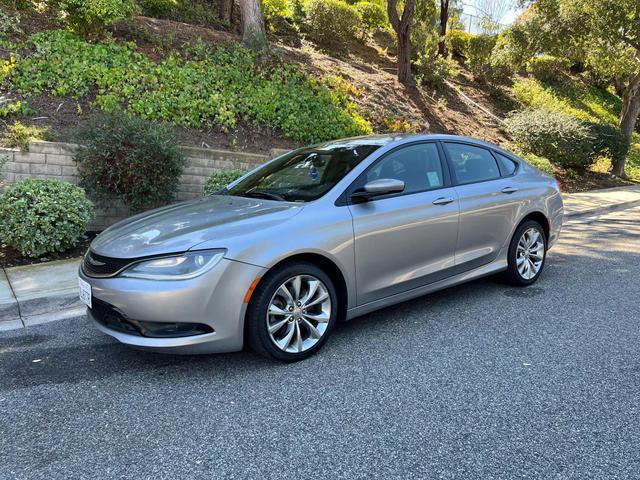 2015 chrysler 200 s