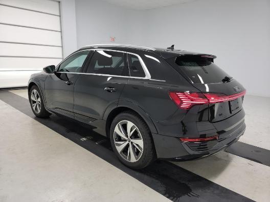 2024 audi q8 e-tron premium plus