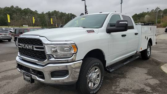 new 2023 ram 2500 tradesman crew cab 8' box 4wd