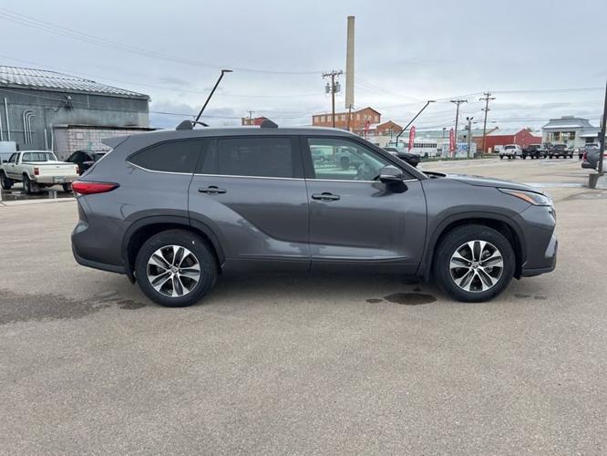 2022 toyota highlander xle in sheridan, wyoming