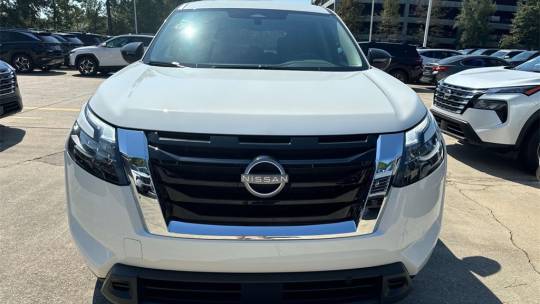 2024 Nissan Pathfinder s