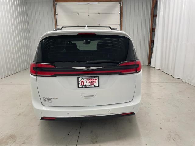 2021 chrysler pacifica touring l