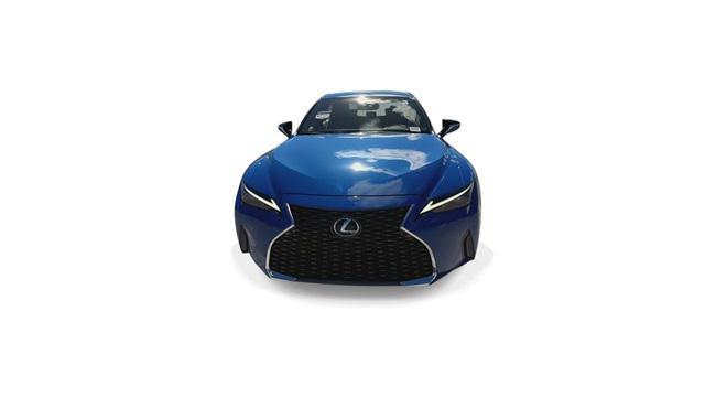2022 lexus is 300 base