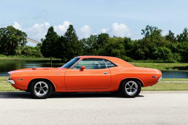 1970 dodge challenger, bucket seats,1 of 6,933 built, v8, auto, 450 + horsepower