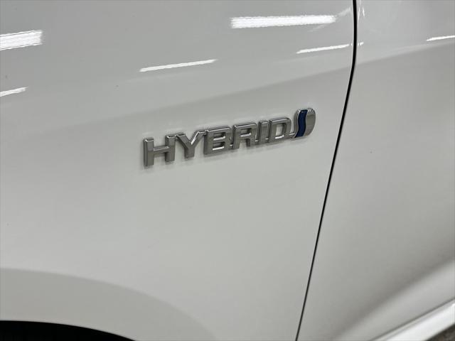 2021 toyota corolla hybrid le