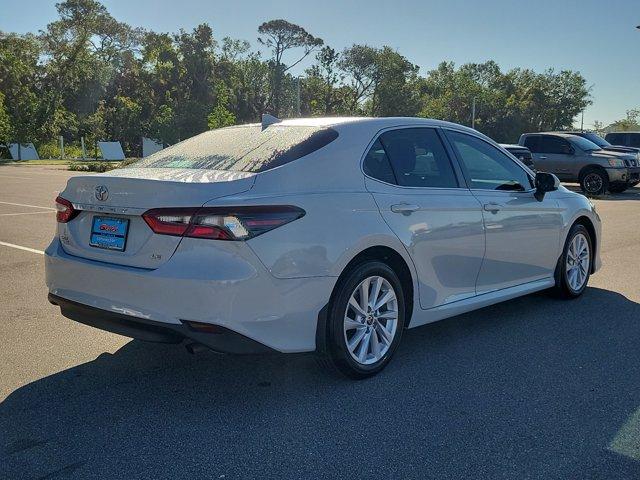 2022 toyota camry le