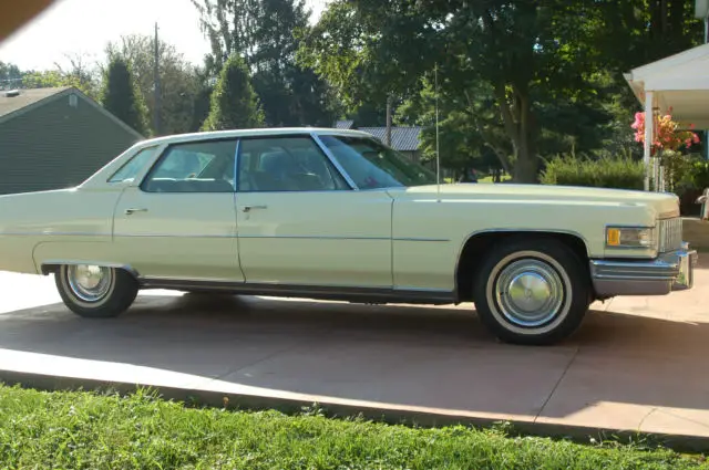 1976 cadillac deville sedan 4-door 8.2l