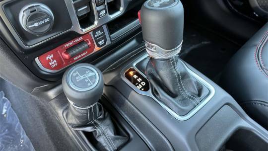 2025 Jeep se