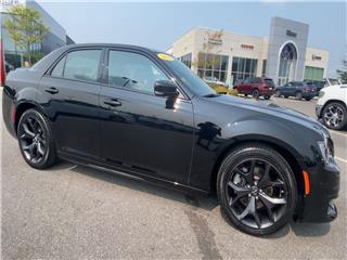 2022 Chrysler 300 s v8