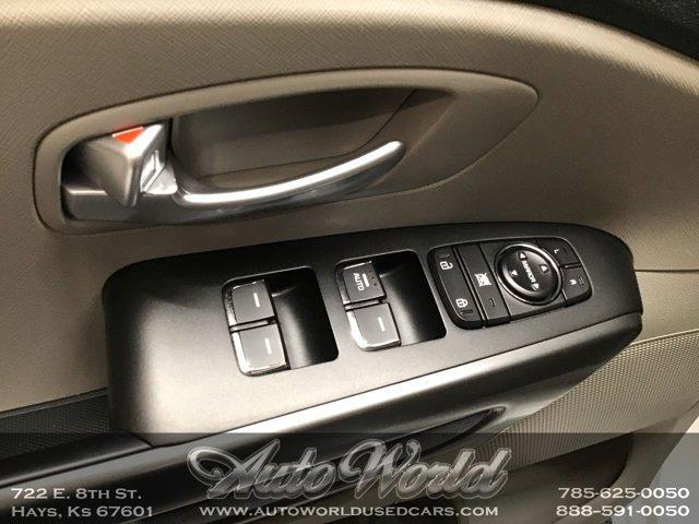 2019 kia sedona lx