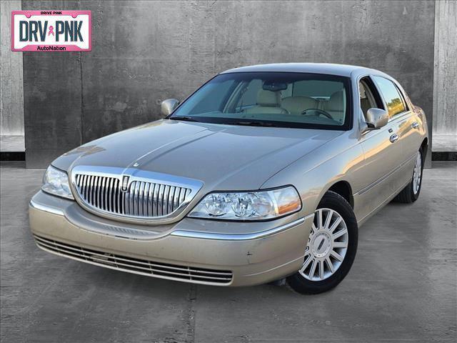 2005 lincoln town car signature