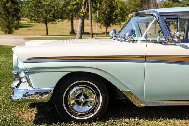 1957 ford fairlane sedan