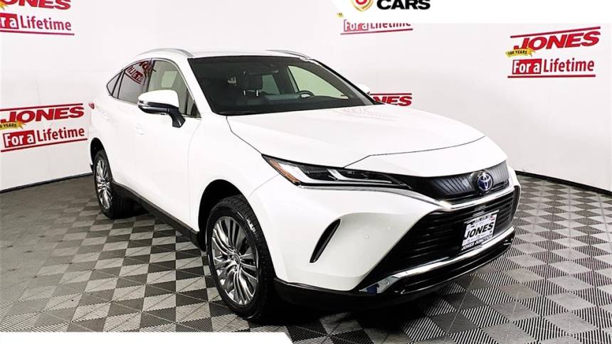 2022 toyota venza le